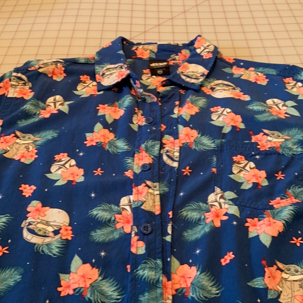 COPY - COPY - Hawaiian Star Wars Men’s Shirt Sz M